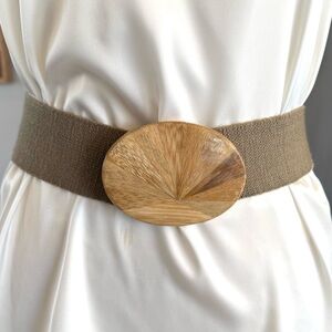Chic Brown Belt with Natural Wooden Buckle